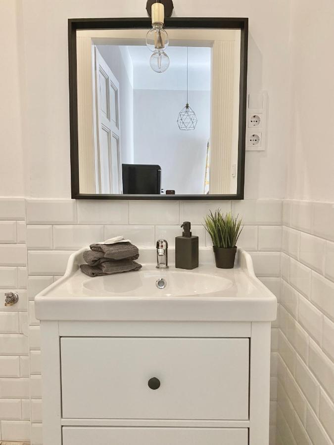 Standard Apartment By Hi5 - 2 Bedroom Suite In The Center Budapest Eksteriør billede
