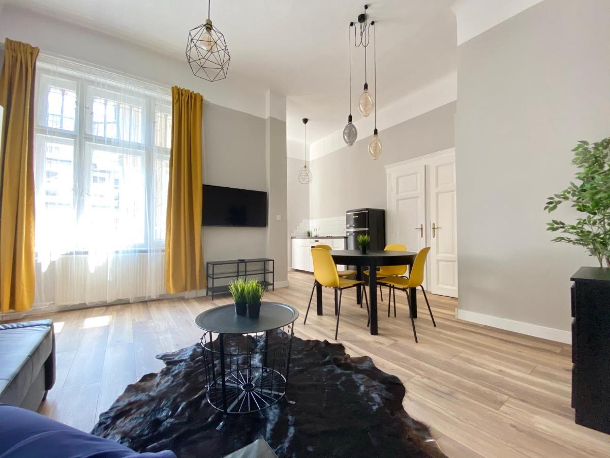 Standard Apartment By Hi5 - 2 Bedroom Suite In The Center Budapest Eksteriør billede