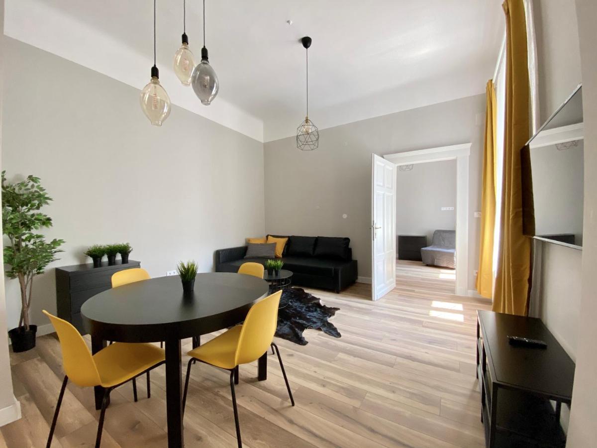 Standard Apartment By Hi5 - 2 Bedroom Suite In The Center Budapest Eksteriør billede